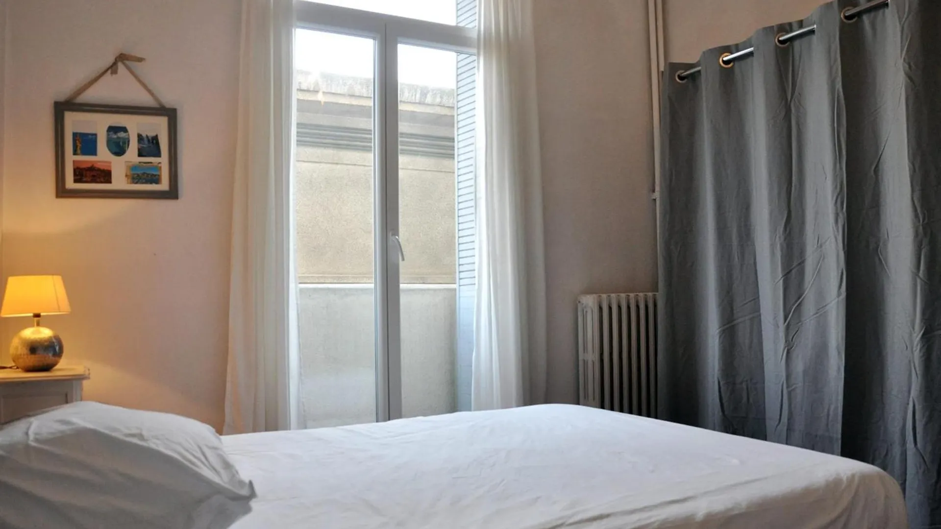 Bright Apartment Close To City Centre Marselha 0*,