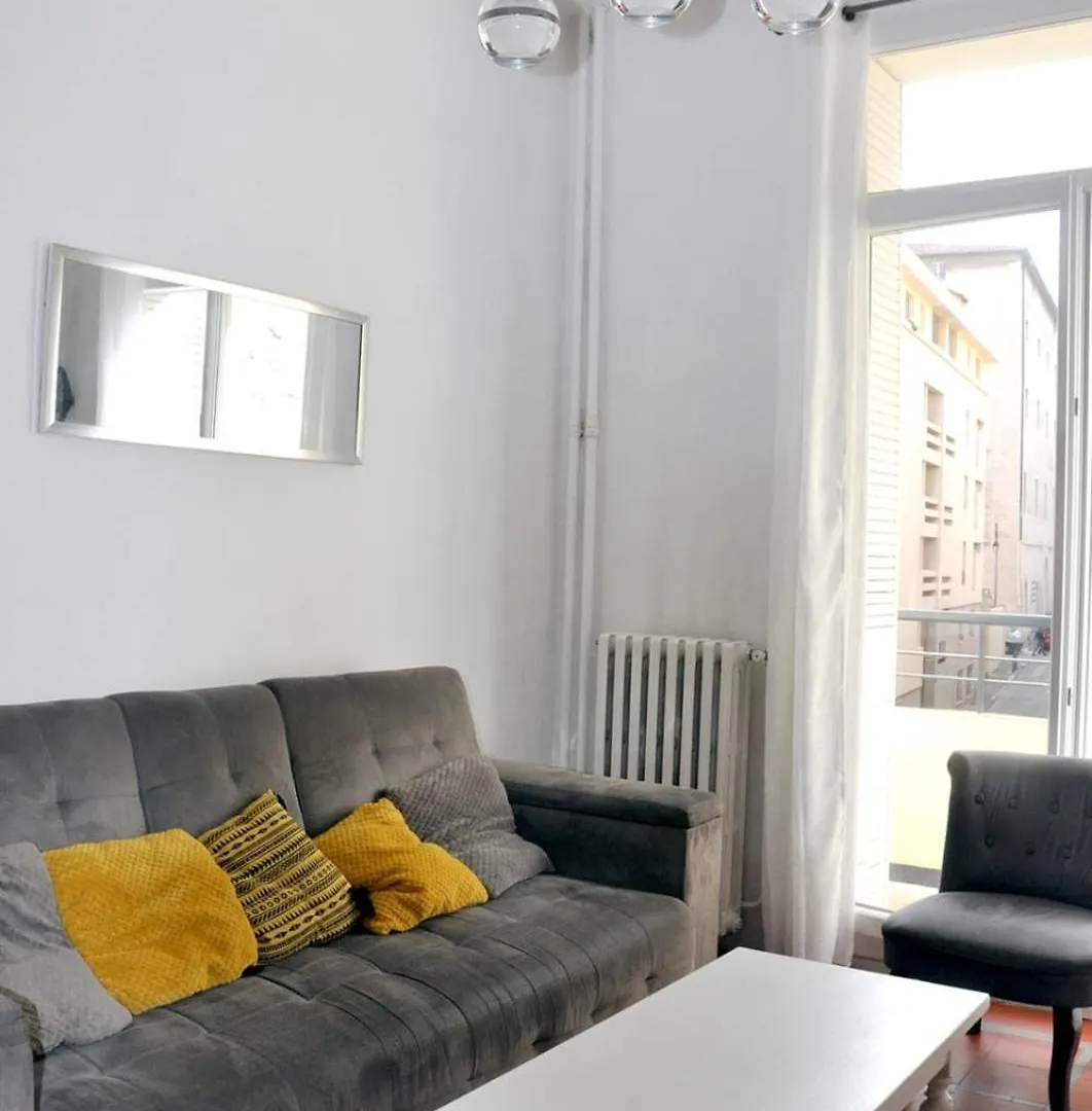 Bright Apartment Close To City Centre Marselha